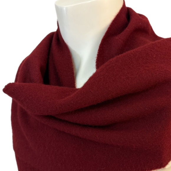 Johnstons of Elgin Burgundy Pure New Wool Scarf 🇬🇧 – Made in Scotland - Picture 5 of 9
